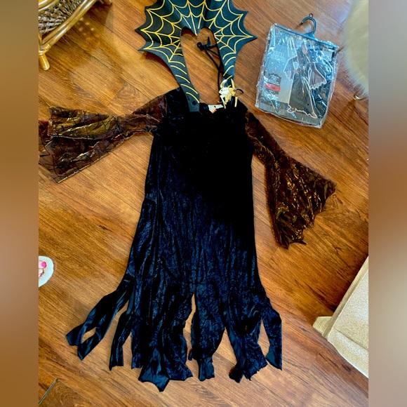 Spider Countess Costume Kids Large 14-16 - Picture 3 of 3